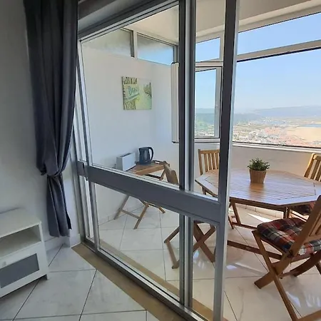 Front Ocean View Apartment Nazaré