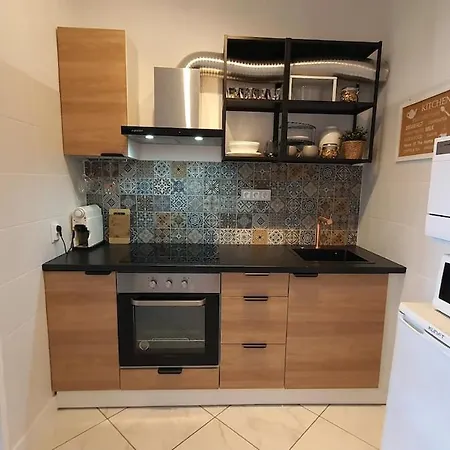 Front Ocean View Studio Apartment *