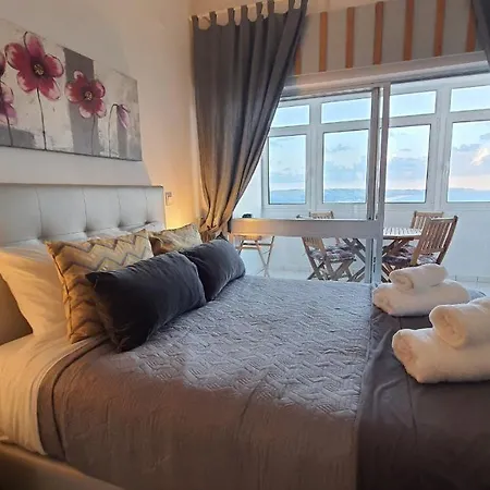 Front Ocean View Studio Nazare