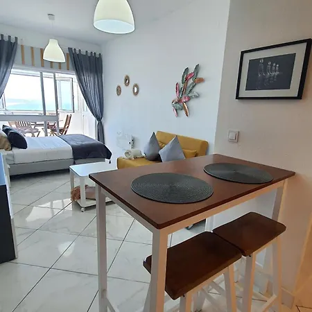 Front Ocean View Studio *