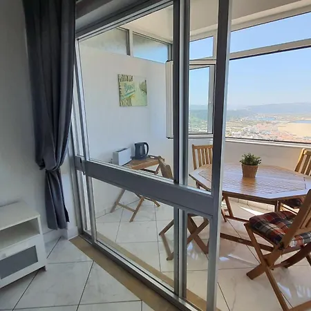 Front Ocean View Studio *