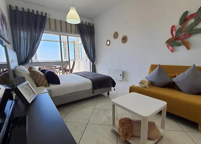 Front Ocean View Nazaré